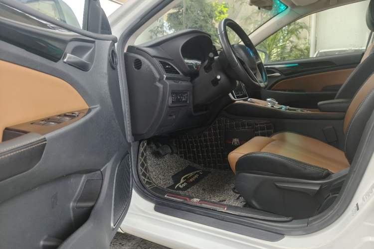 Used BYD Qin New Energy 2018 1.5T Smart Connect Premium Model Interior 3