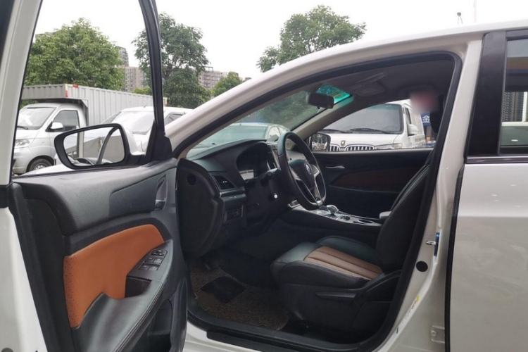 Used BYD Qin New Energy 2018 1.5T Smart Connect Elite Model Interior 4