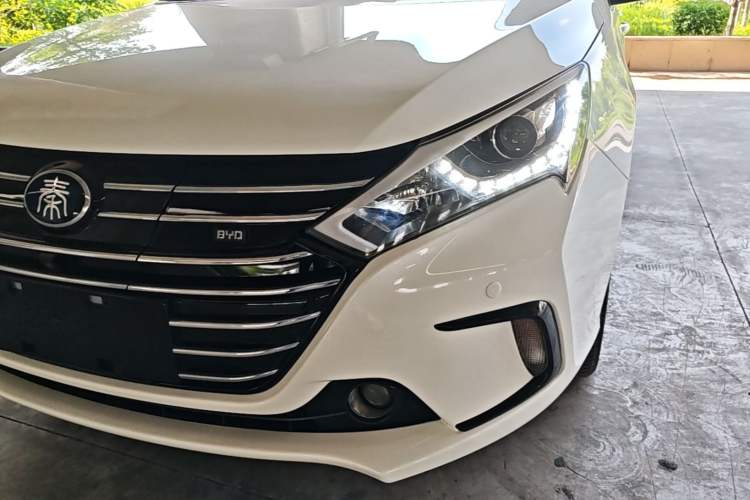 Used BYD Qin New Energy 2018 Qin EV450 Smart Connect Prestige Model Left Front Headlight