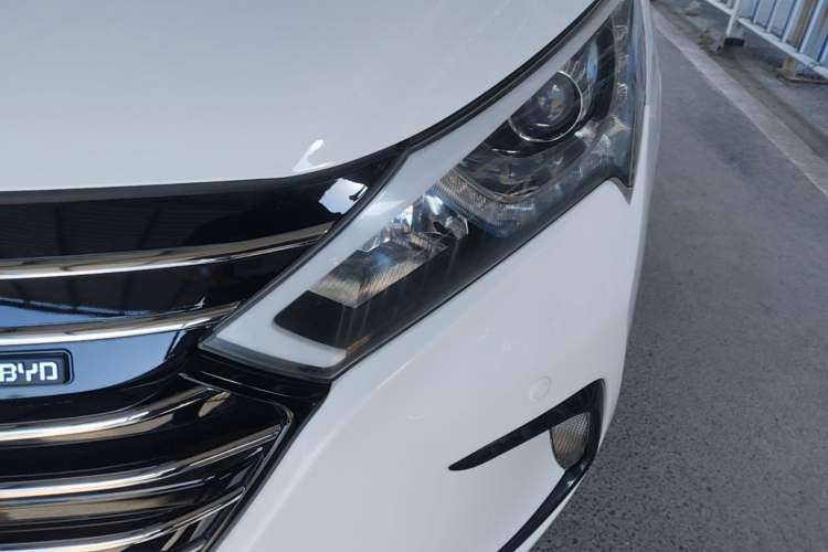 Used BYD Qin New Energy 2018 Qin EV450 Smart Connect Prestige Model Left Front Headlight