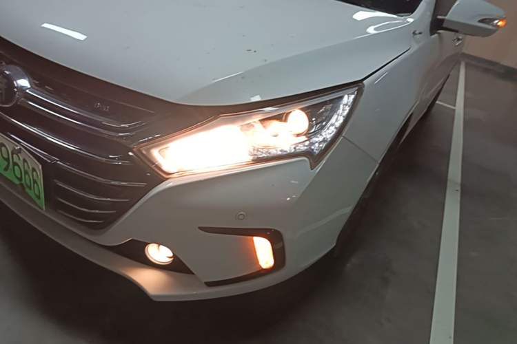 Used BYD Qin New Energy 2018 1.5T Smart Connect Premium Model Left Front Headlight