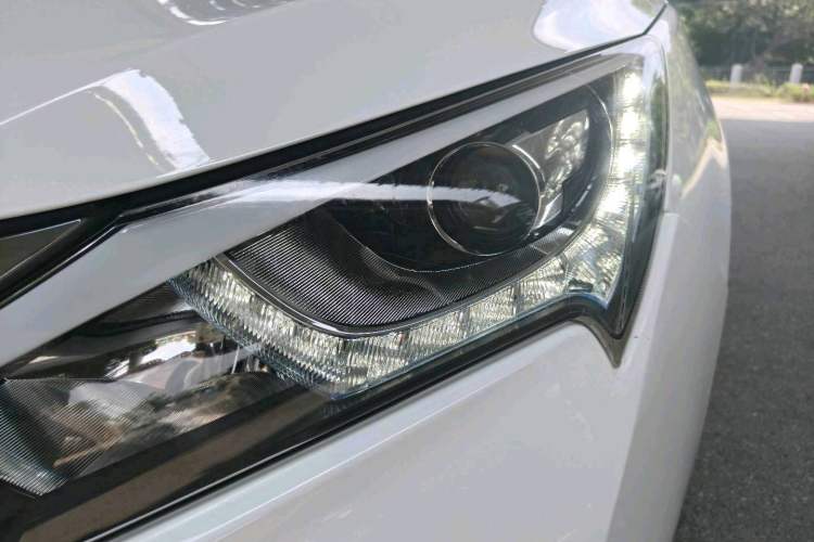 Used BYD Qin New Energy 2018 1.5T Smart Connect Premium Model Left Front Headlight