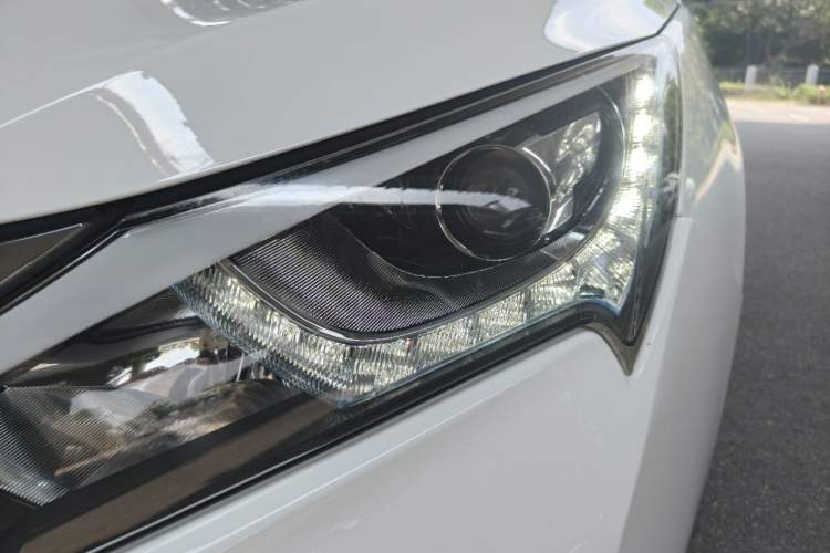 Used BYD Qin New Energy 2018 1.5T Smart Connect Premium Model Left Front Headlight