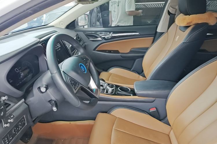 Used BYD Qin New Energy 2018 Qin EV450 Smart Connect Prestige Model Left Front Seat