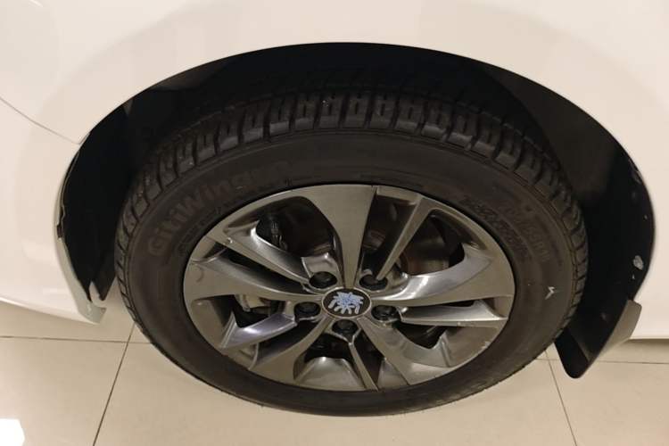 Used BYD Qin New Energy 2018 1.5T Smart Connect Premium Model Left Front Wheel Hub