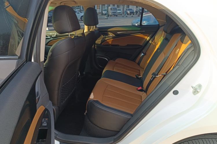 Used BYD Qin New Energy 2018 Qin EV450 Smart Connect Prestige Model Left Rear Seat