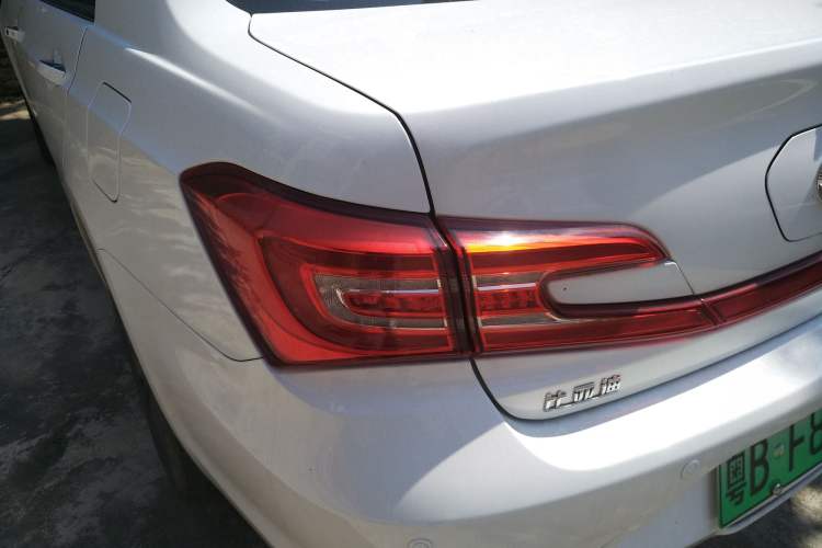Used BYD Qin New Energy 2018 1.5T Smart Connect Premium Model Left Rear Taillight