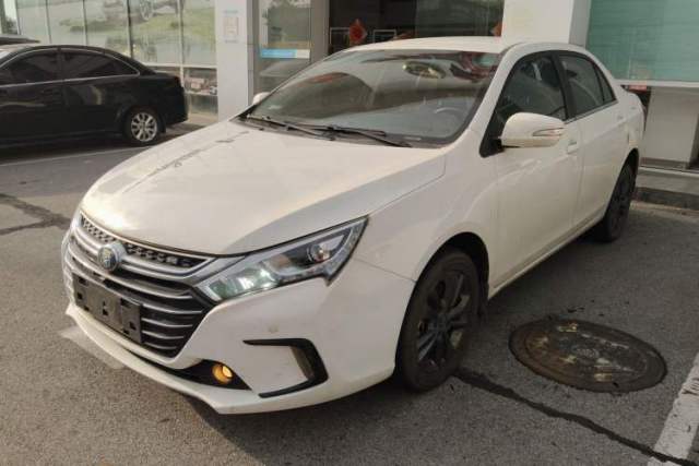 Ojetý BYD Qin New Energy 2018 1.5T Smart Connect Elite Model