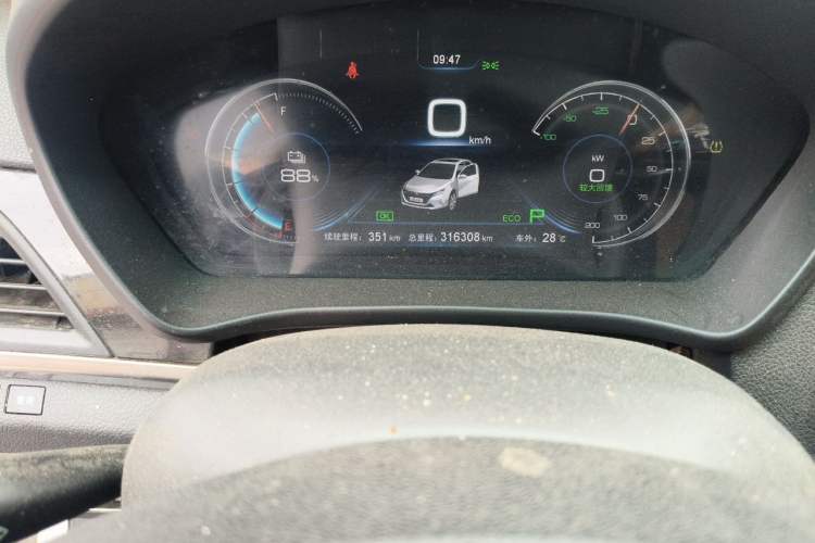 Used BYD Qin New Energy 2018 Qin EV450 Smart Connect Prestige Model Odometer Close Up