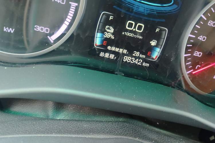 Used BYD Qin New Energy 2018 1.5T Smart Connect Premium Model Odometer Close Up