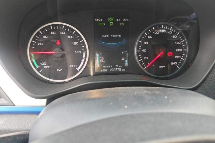 Used BYD Qin New Energy 2018 1.5T Smart Connect Elite Model Odometer Close Up