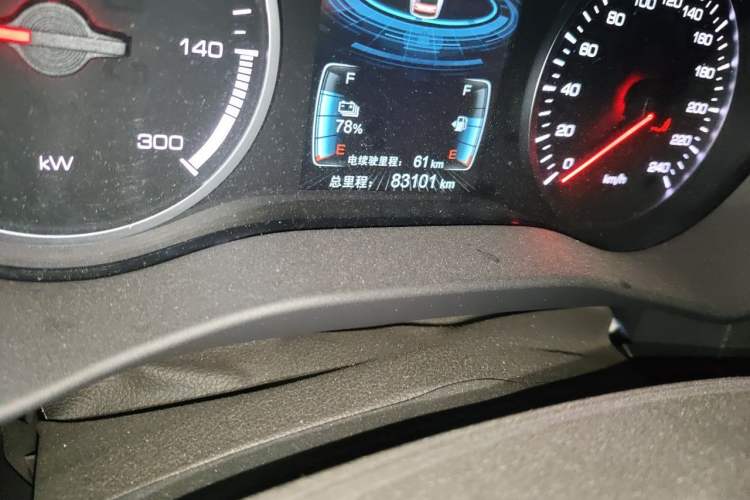 Used BYD Qin New Energy 2018 1.5T Smart Connect Premium Model Odometer Close Up