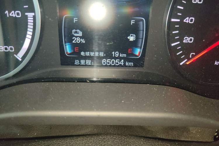 Used BYD Qin New Energy 2018 1.5T Smart Connect Elite Model Odometer Close Up