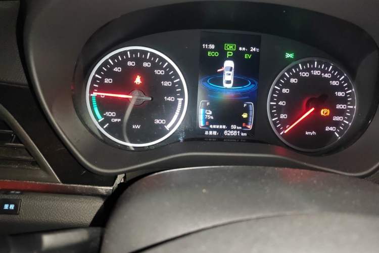 Used BYD Qin New Energy 2018 1.5T Smart Connect Premium Model Odometer Close Up