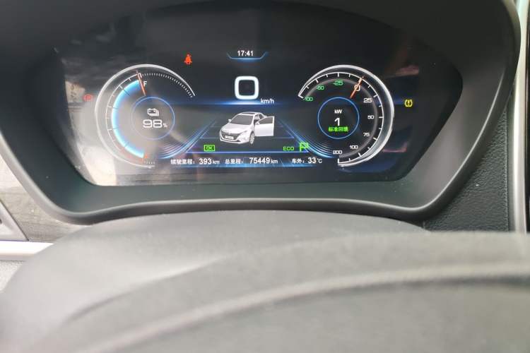 Used BYD Qin New Energy 2018 Qin EV450 Smart Connect Prestige Model Odometer Close Up