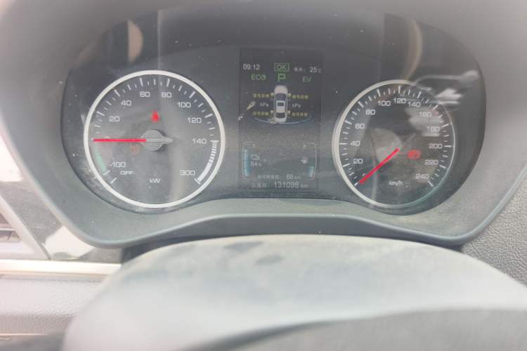 Used BYD Qin New Energy 2018 1.5T Smart Connect Premium Model Odometer Close Up