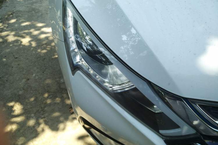 Used BYD Qin New Energy 2018 1.5T Smart Connect Premium Model Right Front Headlight