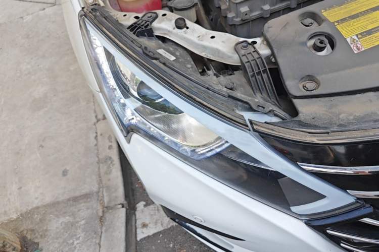 Used BYD Qin New Energy 2018 Qin EV450 Smart Connect Prestige Model Right Front Headlight