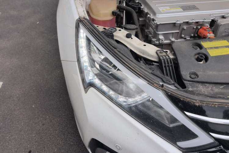 Used BYD Qin New Energy 2018 Qin EV450 Smart Connect Prestige Model Right Front Headlight