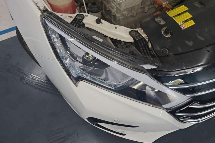 Used BYD Qin New Energy 2018 Qin EV450 Smart Connect Prestige Model Right Front Headlight