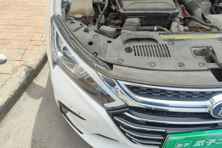 Used BYD Qin New Energy 2018 1.5T Smart Connect Premium Model Right Front Headlight