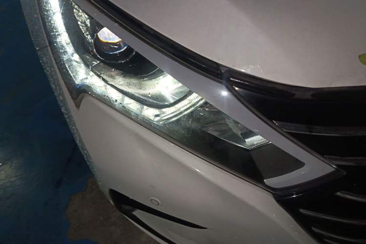 Used BYD Qin New Energy 2018 Qin EV450 Smart Connect Prestige Model Right Front Headlight