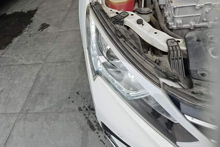 Used BYD Qin New Energy 2018 Qin EV450 Smart Connect Prestige Model Right Front Headlight