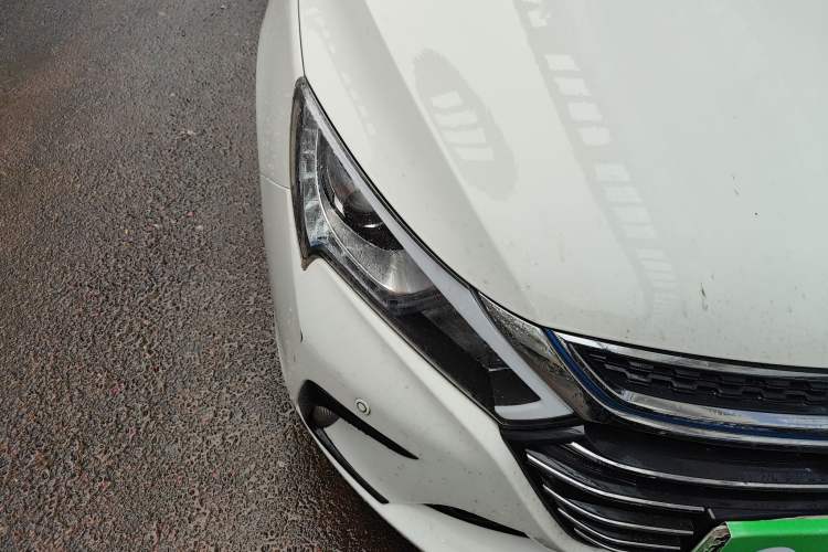 Used BYD Qin New Energy 2018 1.5T Smart Connect Premium Model Right Front Headlight