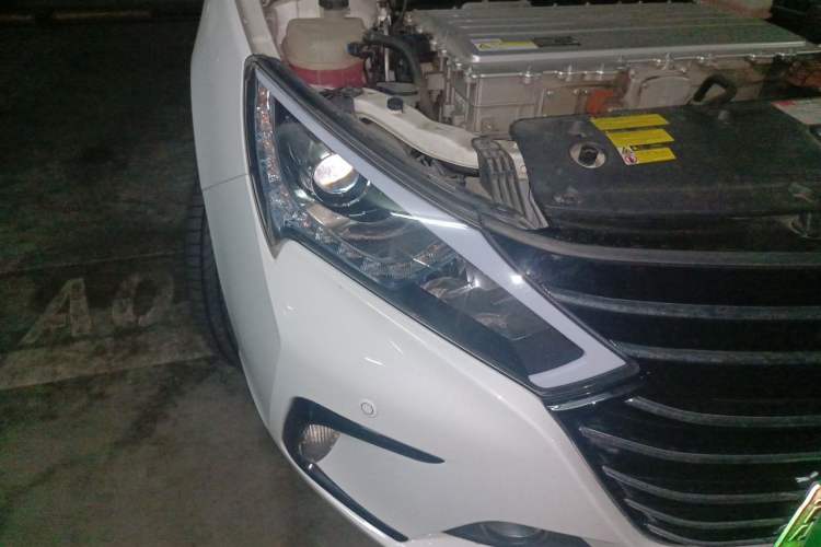 Used BYD Qin New Energy 2018 Qin EV450 Smart Connect Prestige Model Right Front Headlight