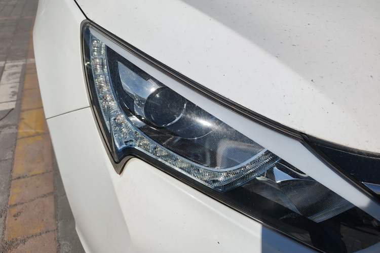 Used BYD Qin New Energy 2018 Qin EV450 Smart Connect Prestige Model Right Front Headlight