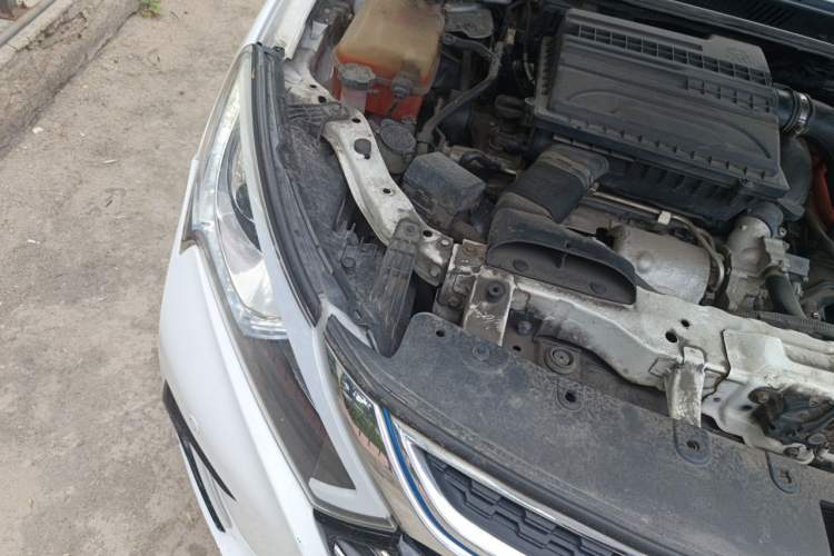 Used BYD Qin New Energy 2018 1.5T Smart Connect Premium Model Right Front Headlight