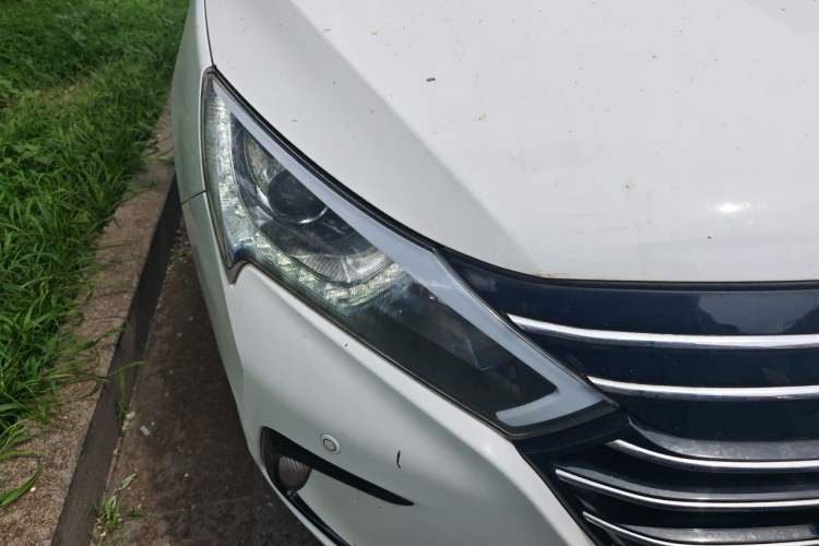 Used BYD Qin New Energy 2018 Qin EV450 Smart Connect Prestige Model Right Front Headlight