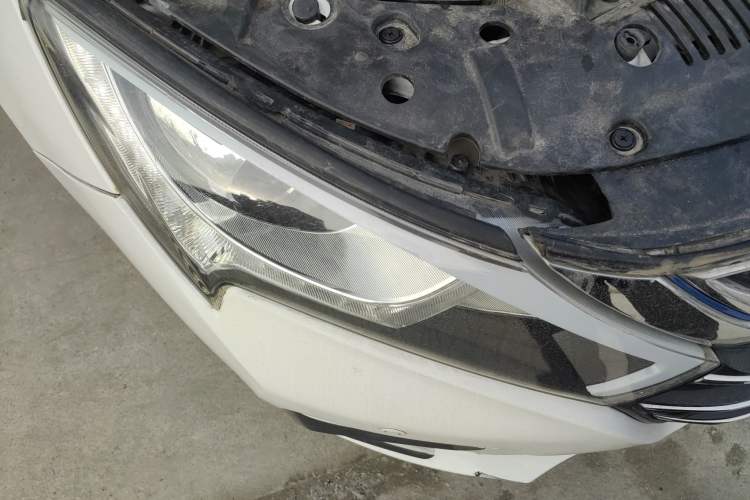 Used BYD Qin New Energy 2018 1.5T Smart Connect Premium Model Right Front Headlight