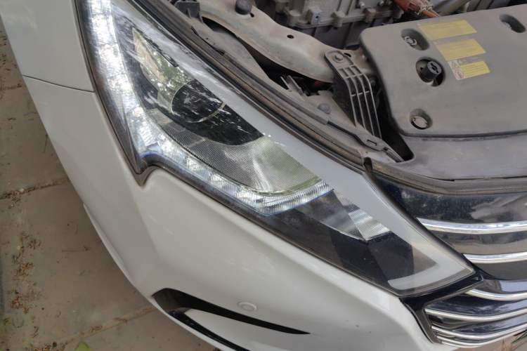 Used BYD Qin New Energy 2018 Qin EV450 Smart Connect Prestige Model Right Front Headlight