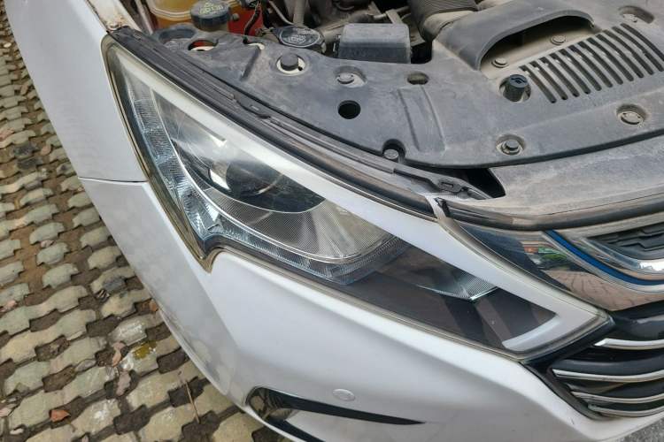 Used BYD Qin New Energy 2018 1.5T Smart Connect Premium Model Right Front Headlight