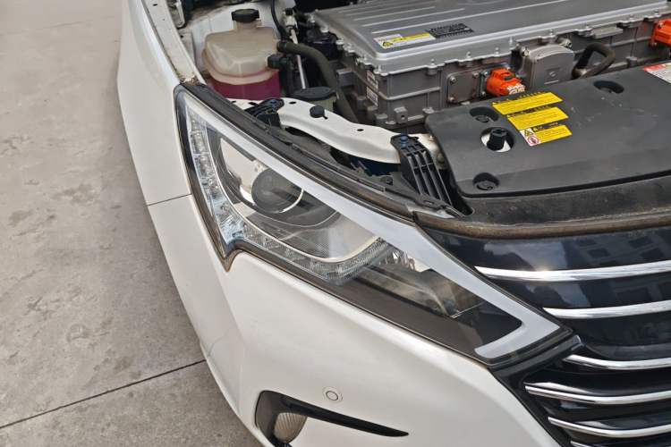 Used BYD Qin New Energy 2018 Qin EV450 Smart Connect Prestige Model Right Front Headlight
