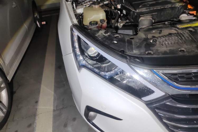Used BYD Qin New Energy 2018 1.5T Smart Connect Premium Model Right Front Headlight