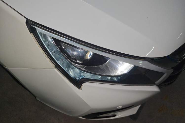 Used BYD Qin New Energy 2018 1.5T Smart Connect Elite Model Right Front Headlight