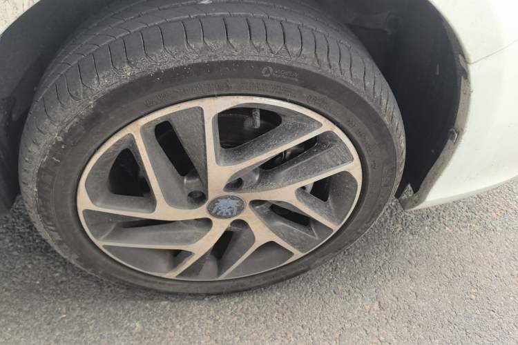 Used BYD Qin New Energy 2018 Qin EV450 Smart Connect Prestige Model Right Front Wheel Hub