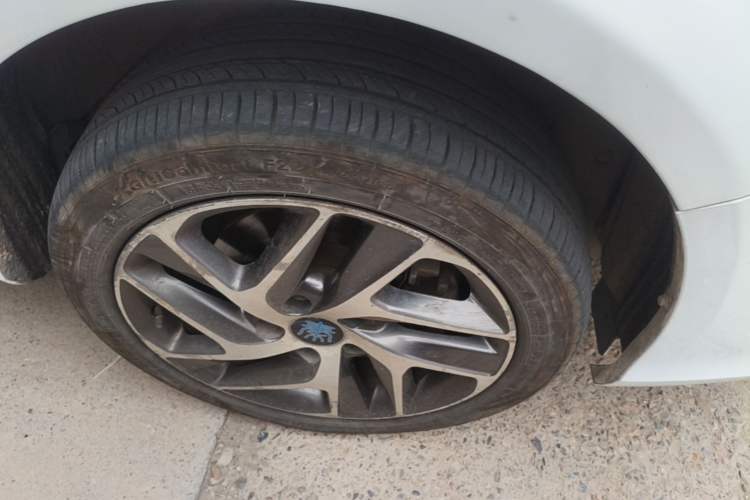 Used BYD Qin New Energy 2018 Qin EV450 Smart Connect Prestige Model Right Front Wheel Hub