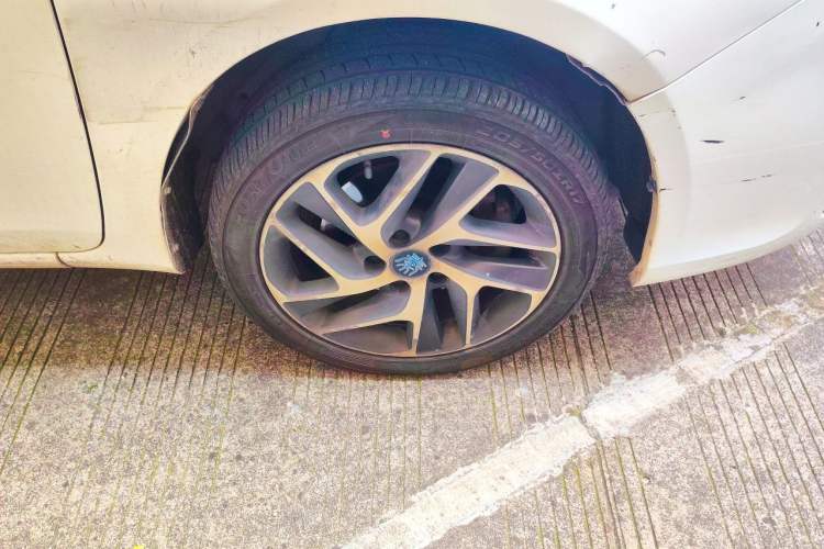 Used BYD Qin New Energy 2018 Qin EV450 Smart Connect Prestige Model Right Front Wheel Hub