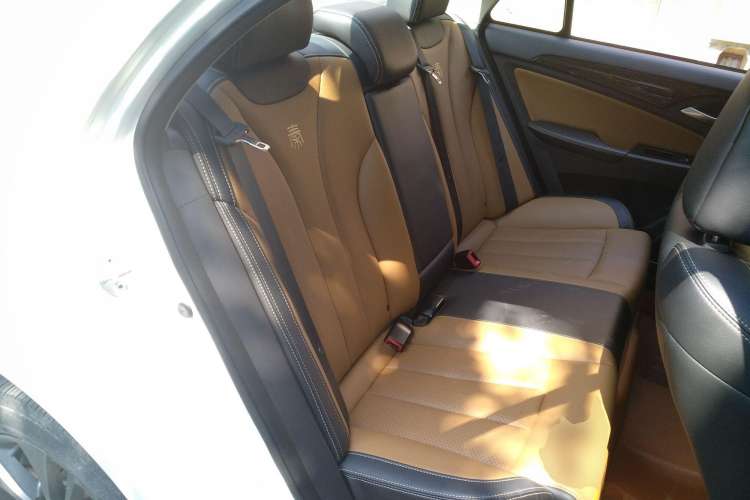 Used BYD Qin New Energy 2018 1.5T Smart Connect Premium Model Right Rear Seat