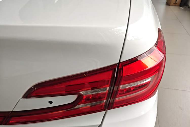 Used BYD Qin New Energy 2018 1.5T Smart Connect Premium Model Right Rear Taillight