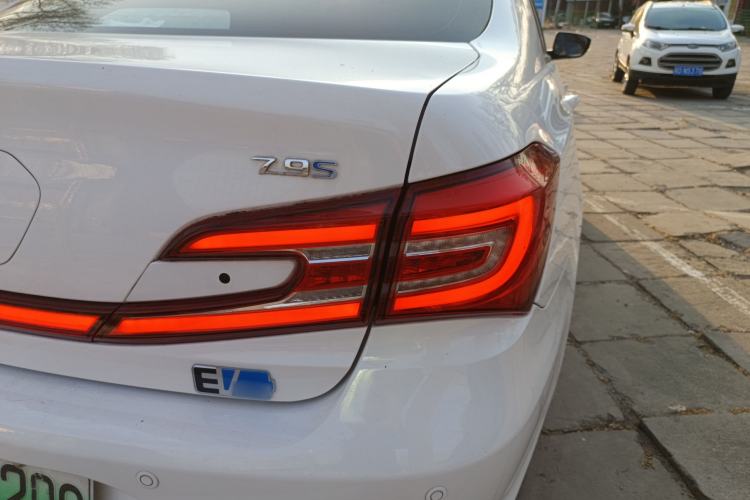 Used BYD Qin New Energy 2018 Qin EV450 Smart Connect Prestige Model Right Rear Taillight