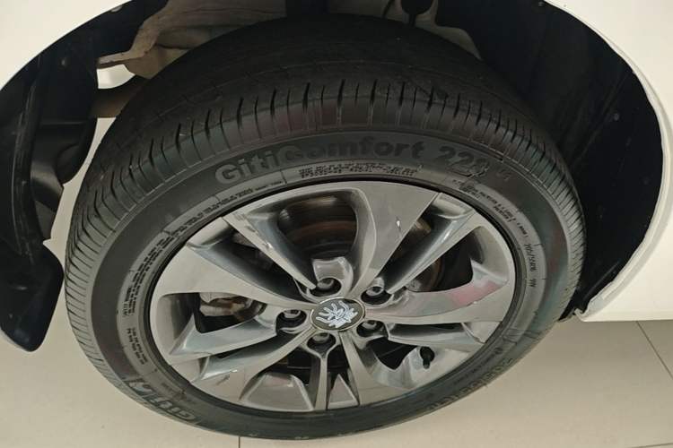Used BYD Qin New Energy 2018 1.5T Smart Connect Premium Model Right Rear Wheel Hub