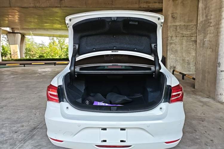 Used BYD Qin New Energy 2018 Qin EV450 Smart Connect Prestige Model Trunk