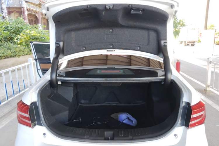 Used BYD Qin New Energy 2018 Qin EV450 Smart Connect Prestige Model Trunk