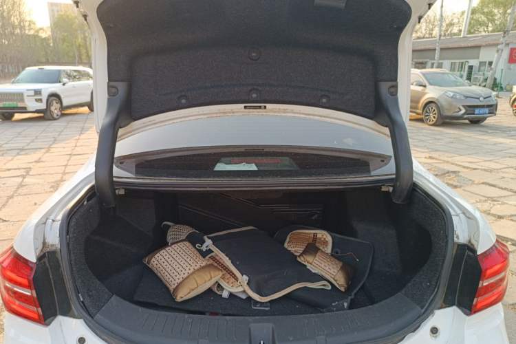 Used BYD Qin New Energy 2018 Qin EV450 Smart Connect Prestige Model Trunk