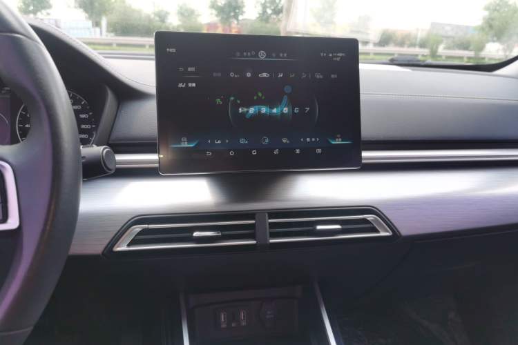Used BYD Qin New Energy 2019 High-Range Deluxe Model Audio And AC Panel