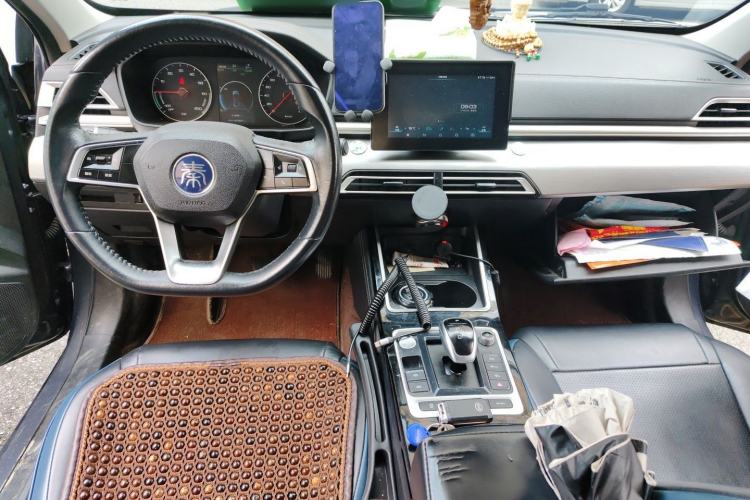 Used BYD Qin New Energy 2019 High-Range Luxury Model Center Console